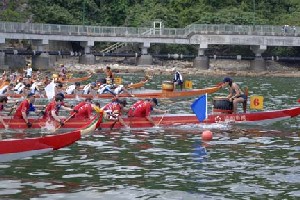 May 7, 2006: 7th Deep Water Bay Dragon Boat Races Image